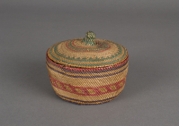 Makah%20artist%2C%20%3Cb%3E%3Ci%3E%20Basket%3C%2Fi%3E%3C%2Fb%3E%2C%20ca.%201950%2C%20beargrass%20and%20aniline%20dyes%2C%20Gift%20of%20Harriet%20Armstrong%2C%20no%20known%20copyright%20restrictions%2C%2052.132